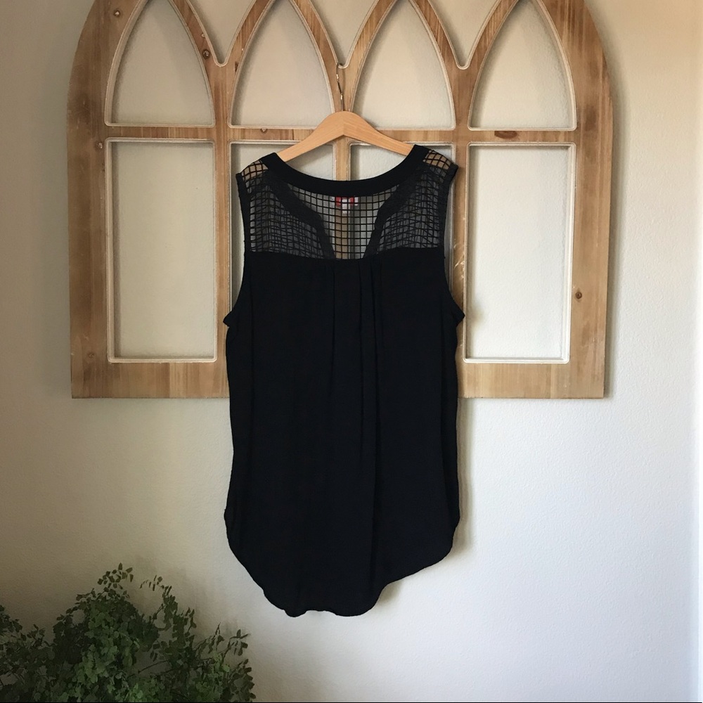 Black Sleeveless Henley Tank - Picture 2 of 6